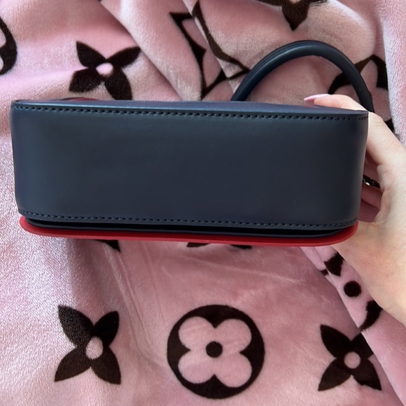 Cute small moschino bag 💓💕 - Picture 4 of 4